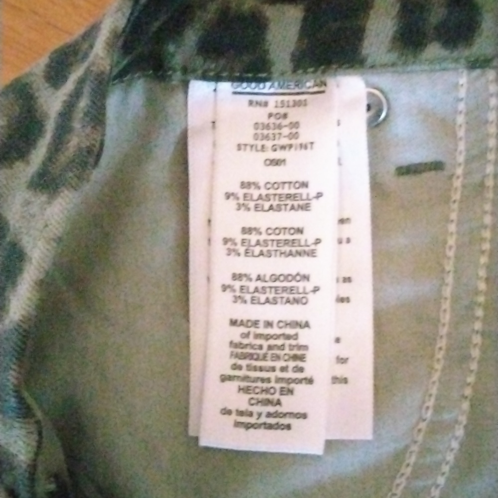 Good American Good waist crop jeans. Plus size 16. Animal print. - Picture 11 of 13